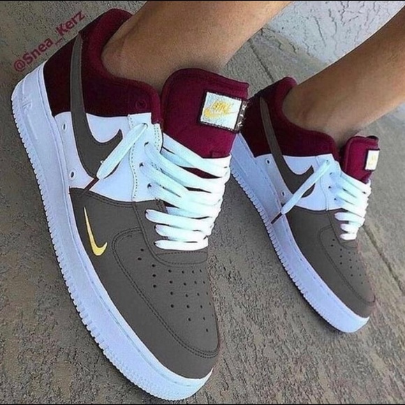 Meet your Posher, Caitlin - Picture 2 of 2